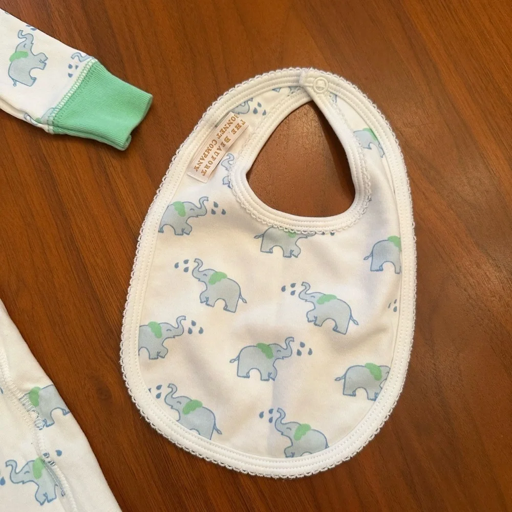 NWOT TBBC Baby One-Piece Footed Sleeper with matching bib size 6-12 months